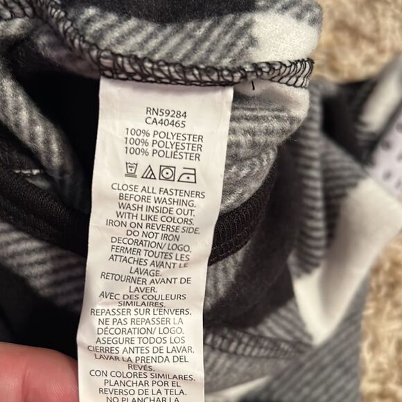 NWT - The Children’s Place- Baby Pajamas- Size 6-9 Months - Picture 4 of 4